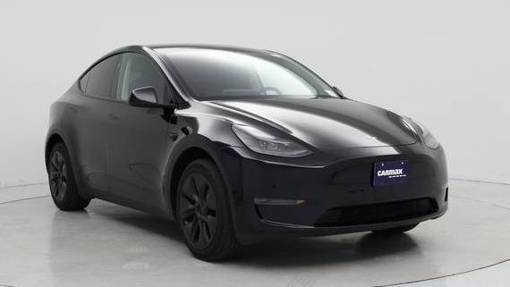 TESLA MODEL Y 2025 7SAYGDED4SF261396 image